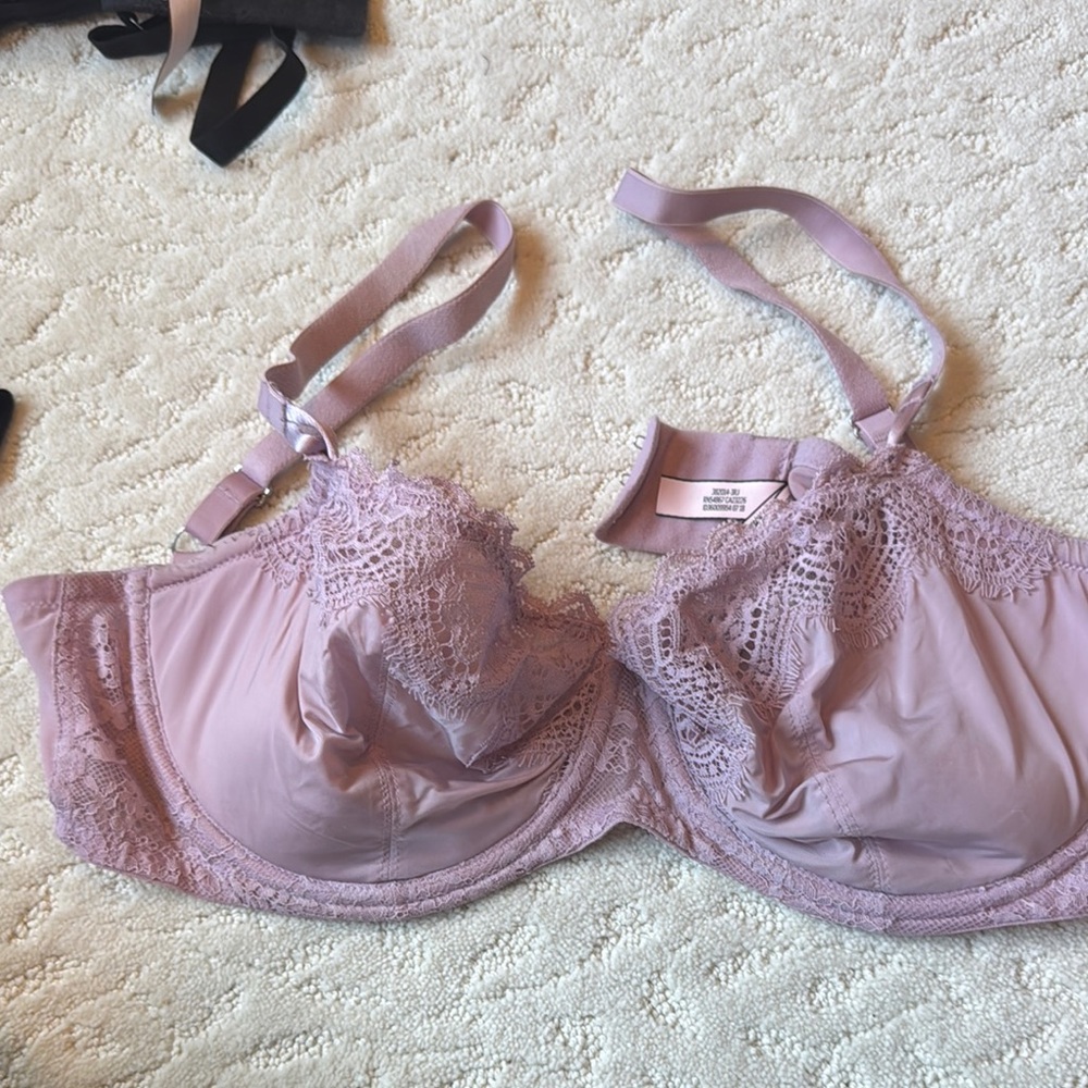 Victoria’s Secret dream angels Lace Underwire Bra in Lavender
